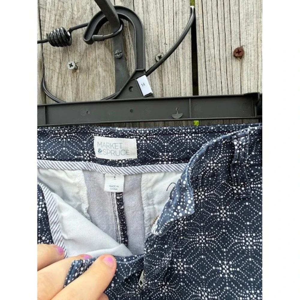 Boho Coastal Market & Spruce Shorts 8 Blue White Geometric Medallion Chino